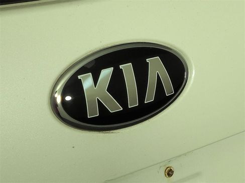 Used 2020 Kia Sorento LX w/ LX I4 Convenience Package image 26