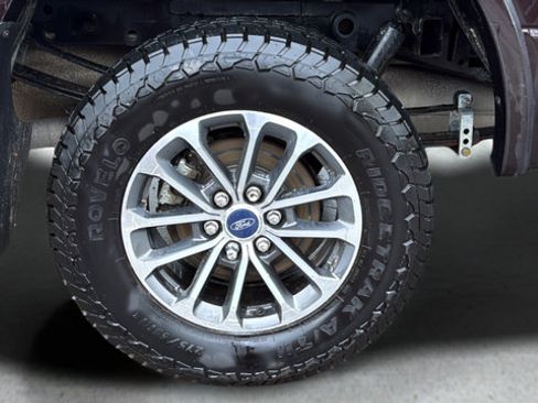 Used 2019 Ford F150 XLT w/ Equipment Group 302A Luxury AWD/4WD image 26