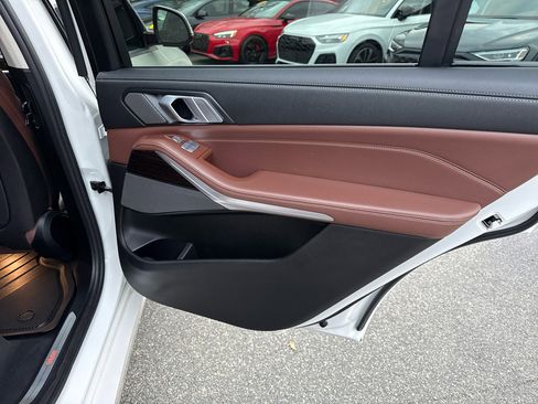 Used 2020 BMW X7 xDrive40i w/ Premium Package image 48