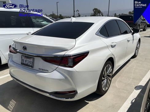 Used 2021 Lexus ES 300h w/ Luxury Package FWD image 10