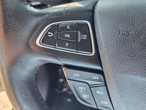 Used 2018 Ford EcoSport SE FWD image 30