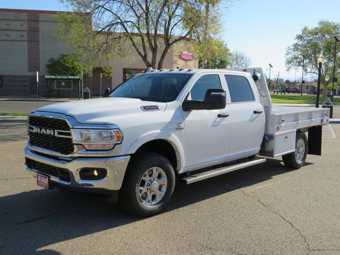 New 2024 RAM 3500 Tradesman w/ Chrome Appearance Group image 8