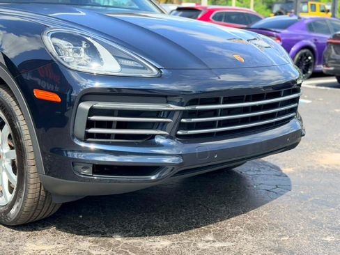 Used 2023 Porsche Cayenne AWD/4WD image 10