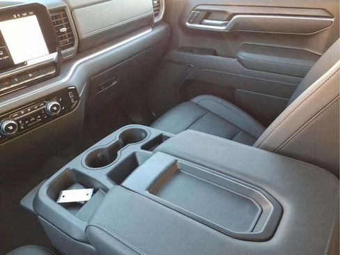 Used 2026 GMC Sierra 1500 SLT RWD image 11
