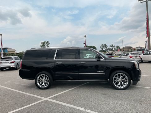 Used 2019 GMC Yukon XL Denali w/ Denali Ultimate Package AWD/4WD image 4