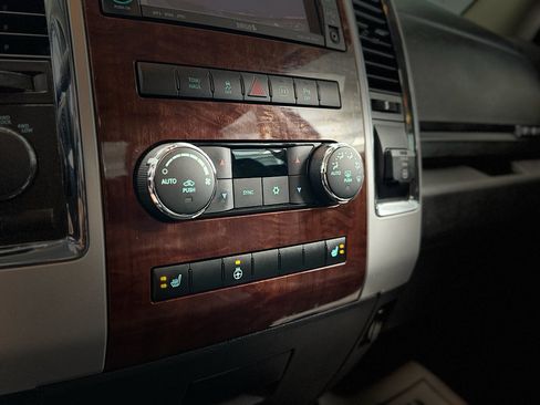 Used 2011 RAM 1500 Laramie w/ Chrome Accents Group AWD/4WD image 21