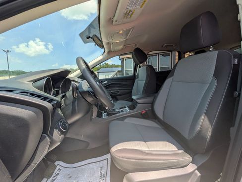 Used 2017 Ford Escape SE FWD image 18