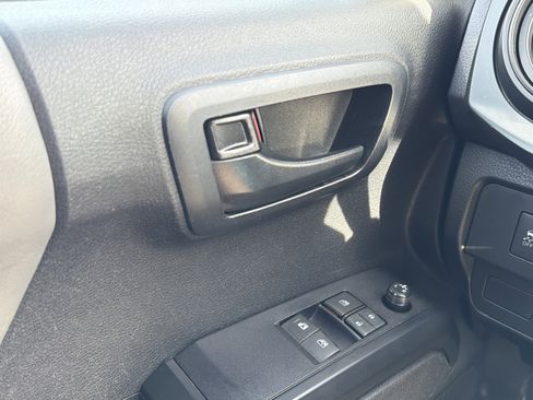 Used 2020 Toyota Tacoma SR image 24