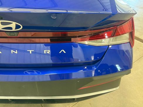 Used 2024 Hyundai Elantra SEL FWD image 21
