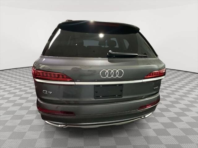 Used 2023 Audi Q7 3.0T Premium w/ Convenience Package AWD/4WD image 3