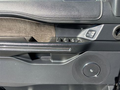 Used 2020 Ford Expedition Limited image 19
