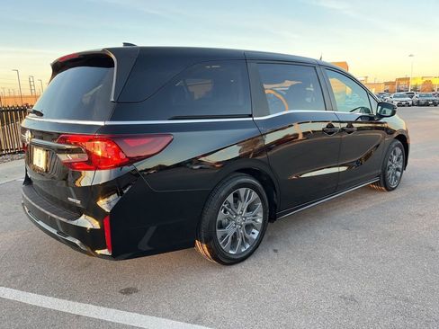 Used 2026 Honda Odyssey Touring image 4