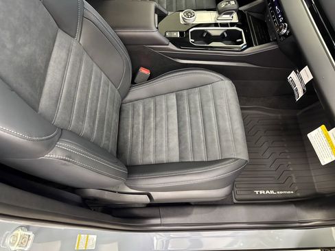 New 2026 Mitsubishi Outlander AWD image 25