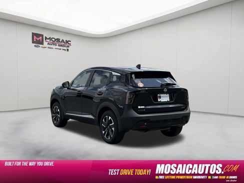 Used 2025 Nissan Kicks SV AWD/4WD image 5