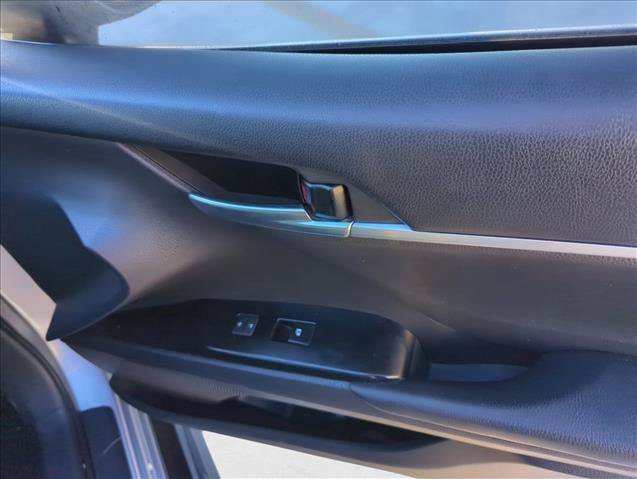 Used 2018 Toyota Camry SE w/ Convenience Package FWD image 25