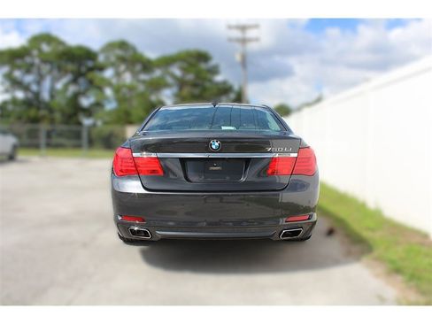 Used 2012 BMW 750Li w/ Luxury Seating Pkg image 4