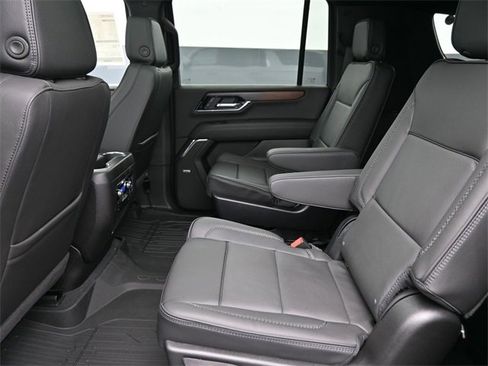 New 2026 GMC Yukon XL Denali image 12