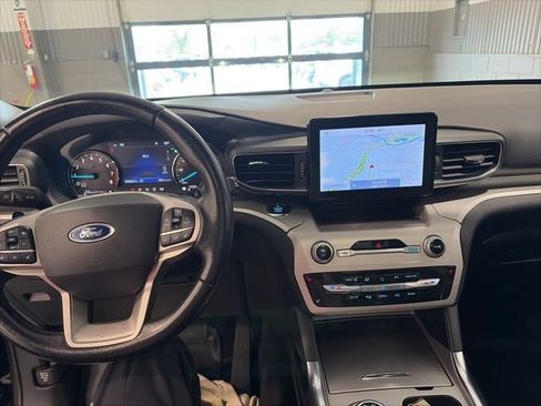Used 2021 Ford Explorer XLT AWD/4WD image 26