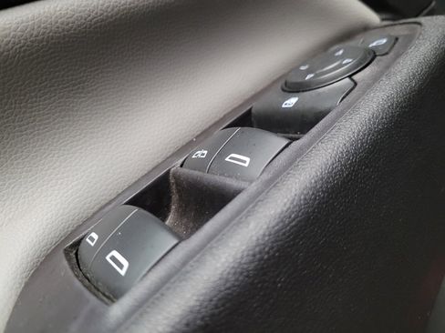 Used 2020 Chevrolet Equinox LS FWD image 27