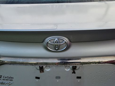 Used 2016 Toyota Camry SE image 18