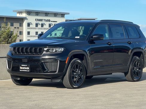 New 2026 Jeep Grand Cherokee L 4WD image 8