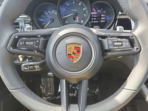 New 2026 Porsche Macan image 9