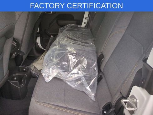 Certified 2025 Jeep Gladiator Nighthawk image 16