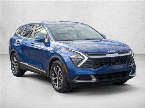 Used 2023 Kia Sportage EX image 3