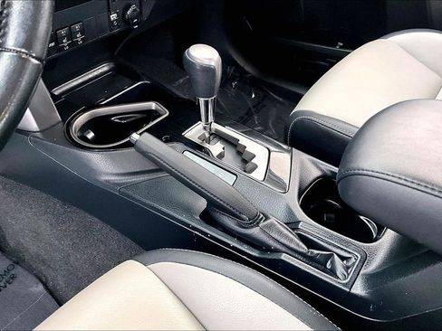 Used 2017 Toyota RAV4 Limited image 17