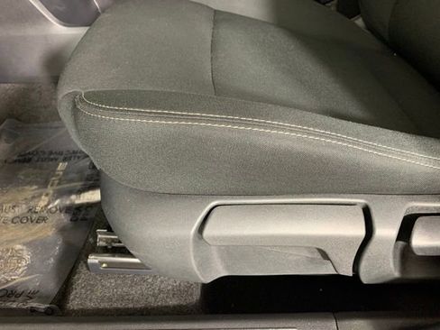 Used 2024 Nissan Rogue S image 15