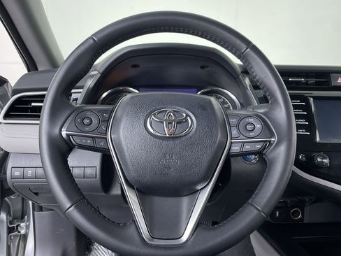 Used 2018 Toyota Camry XLE w/ Four Season Floor Mat Package image 14