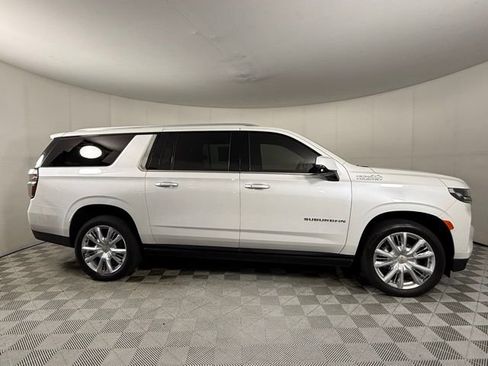 Used 2023 Chevrolet Suburban High Country w/ Premium Package 2 RWD image 13