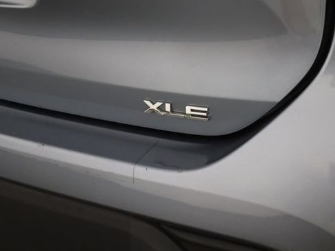 Used 2023 Toyota Highlander XLE FWD image 41