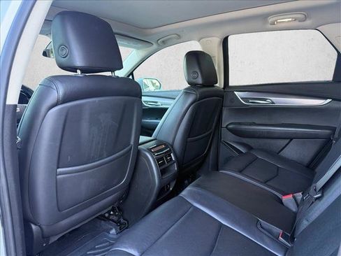 Used 2018 Cadillac XT5 Premium Luxury FWD image 19