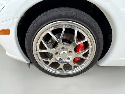 Used 2005 Chevrolet Corvette Convertible w/ Preferred Equipment Group RWD image 13