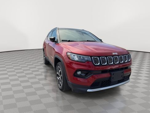 Used 2025 Jeep Compass Limited AWD/4WD image 2