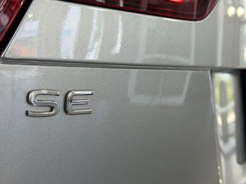 Certified 2024 Volkswagen Tiguan SE R-Line AWD/4WD image 34