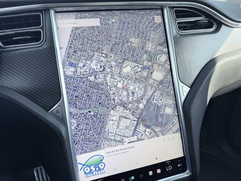 Used 2018 Tesla Model X P100D image 62