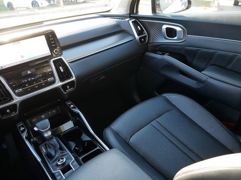 Certified 2023 Kia Sorento SX image 11