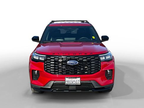 Certified 2025 Ford Explorer ST-Line RWD image 8