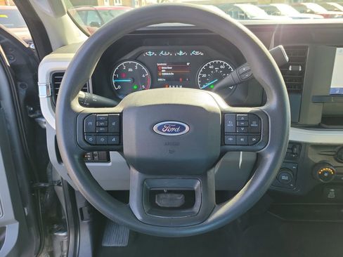 Certified 2025 Ford F250 XLT image 23