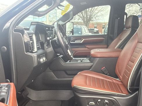 Used 2024 GMC Sierra 2500 Denali Ultimate w/ Snow Plow Prep/Camper Package image 32