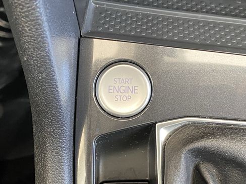 Certified 2023 Volkswagen Tiguan SE w/ Panoramic Sunroof Package image 15