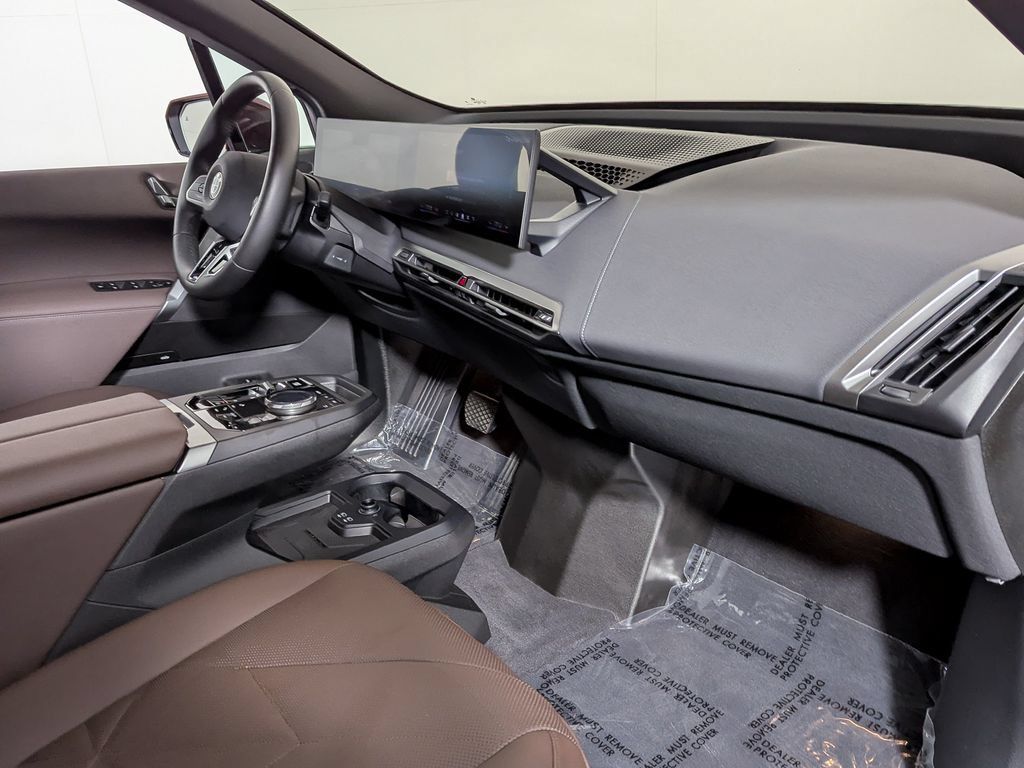 Certified 2025 BMW iX xDrive50 AWD/4WD image 31