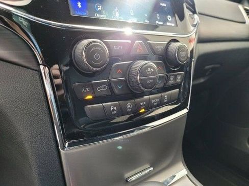 Certified 2021 Jeep Grand Cherokee Laredo X AWD/4WD image 25