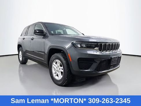 Used 2024 Jeep Grand Cherokee Laredo image 1