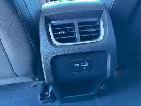 Used 2025 Chevrolet Blazer LT FWD image 23