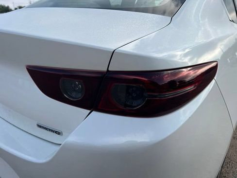 Used 2019 MAZDA MAZDA3 Sedan FWD image 12