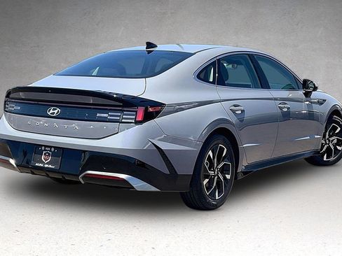 Used 2025 Hyundai Sonata SEL FWD image 35