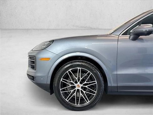 Used 2026 Porsche Cayenne AWD/4WD image 28
